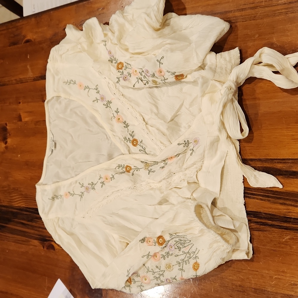 American Eagle top